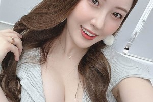 高清探头拍到脸红[未删减]电影海报